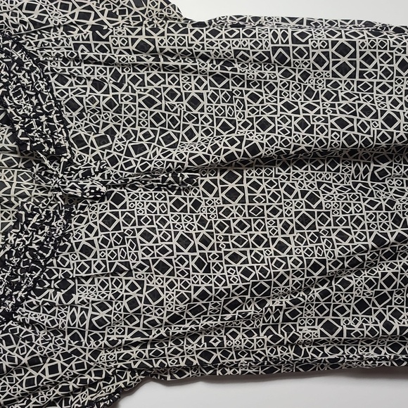 BCBGMAXAZRIA Pattern Black/ Cream Mod Diamond Square Peasant Top Size XXS - Picture 5 of 15